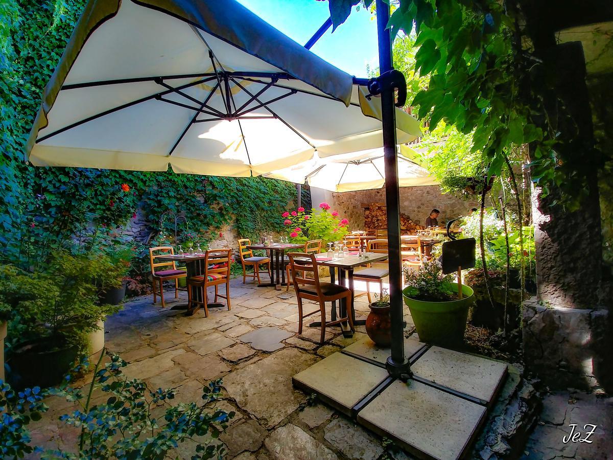 Les Tables De La Fontaine Hotel Florac Zewnętrze zdjęcie